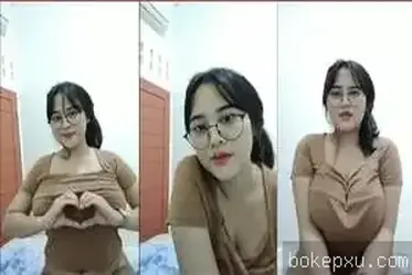 Chubby Gede Pamer Tetek Memek Tembem Basah