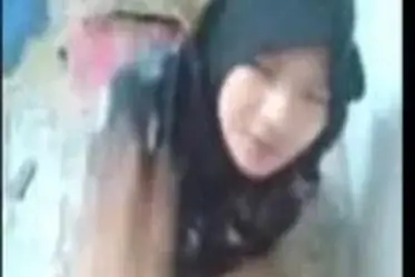 Jilbab Hitam Keenakan