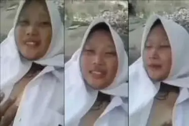Skandal Jilbab Pelajar Ngentot Di Sungai Lumer HD